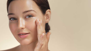 Glass skin: Cum obții tenul perfect și luminos inspirat de rutina coreeană - skinseen.ro